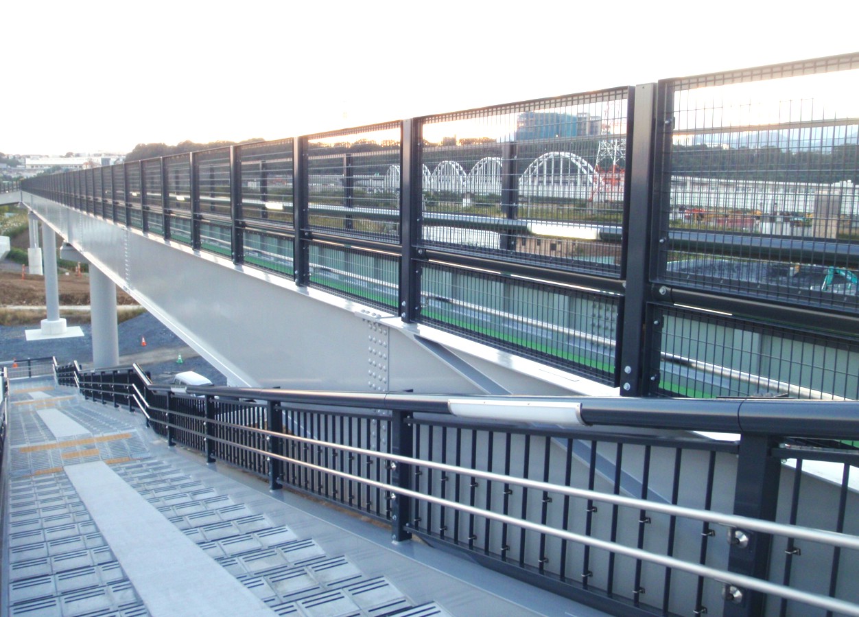 さがみ縦貫歩道橋（神奈川県）